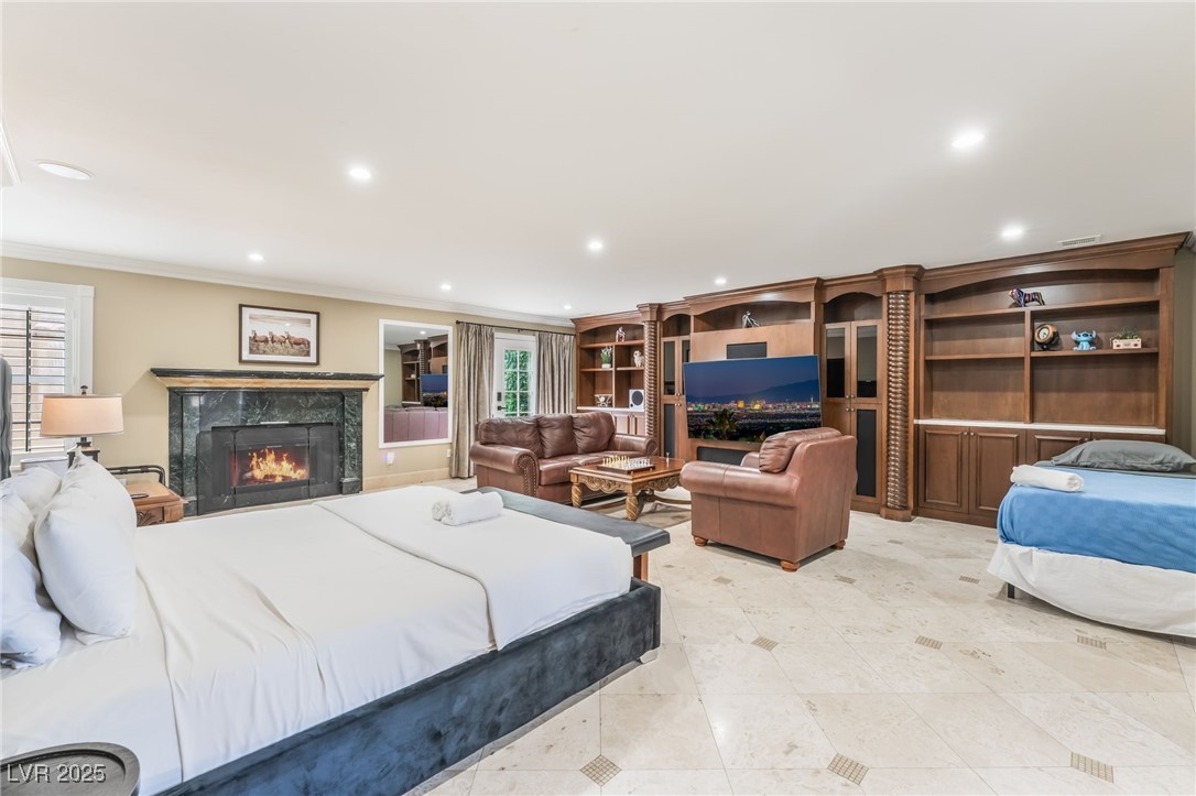 2920 South Tioga Way