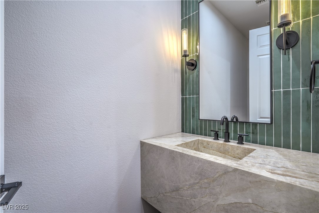 9105 Villa Ridge Drive