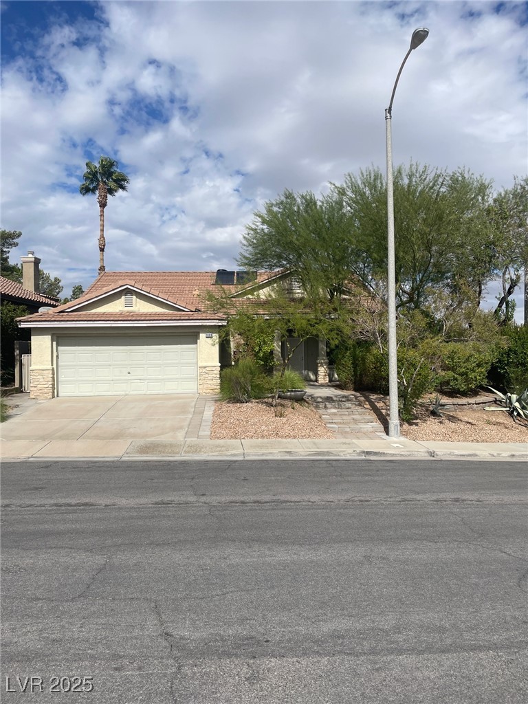 1886 Desert Forest Way