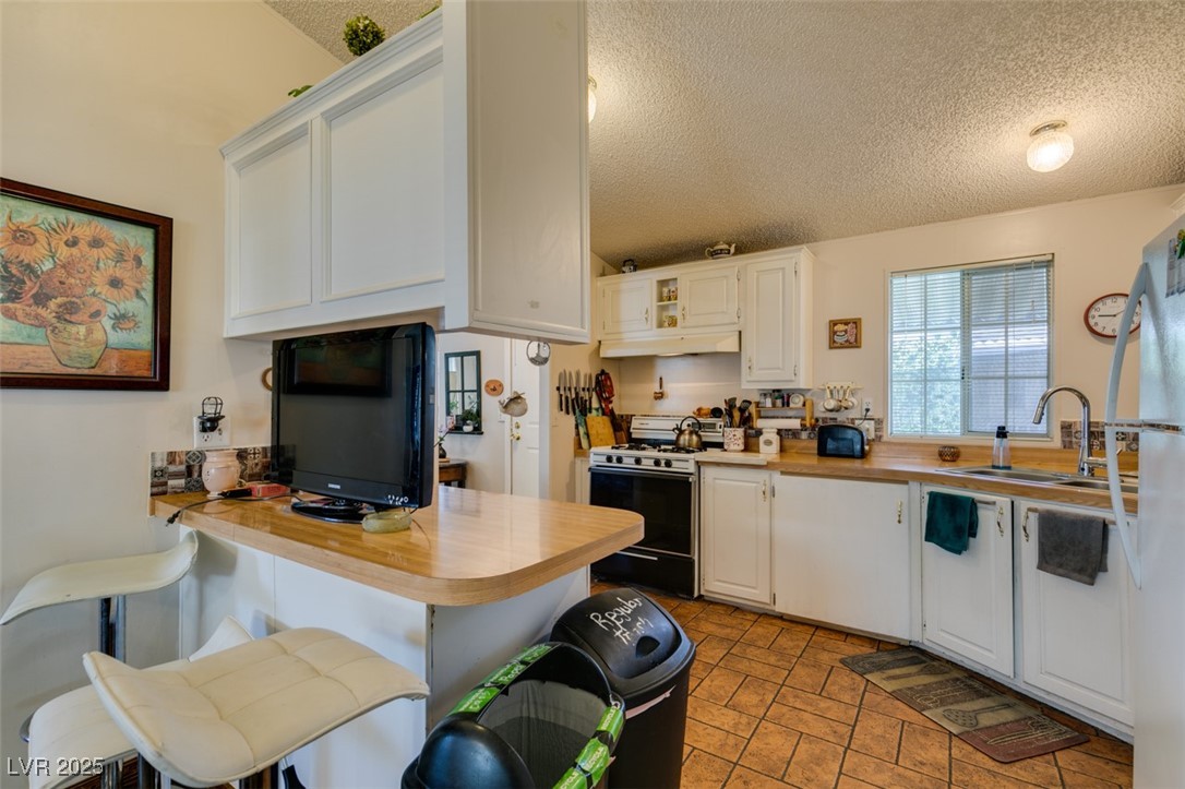 3325 Isle Royale Drive