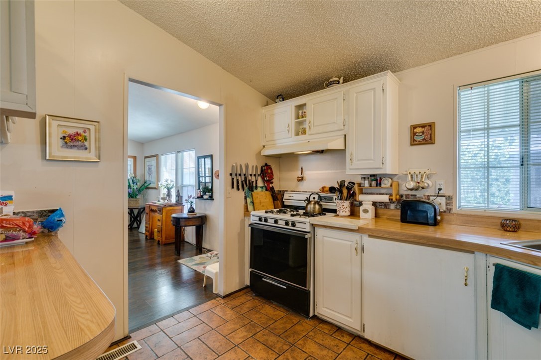 3325 Isle Royale Drive