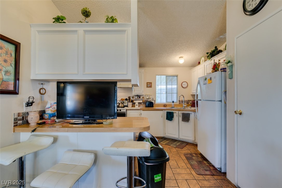 3325 Isle Royale Drive