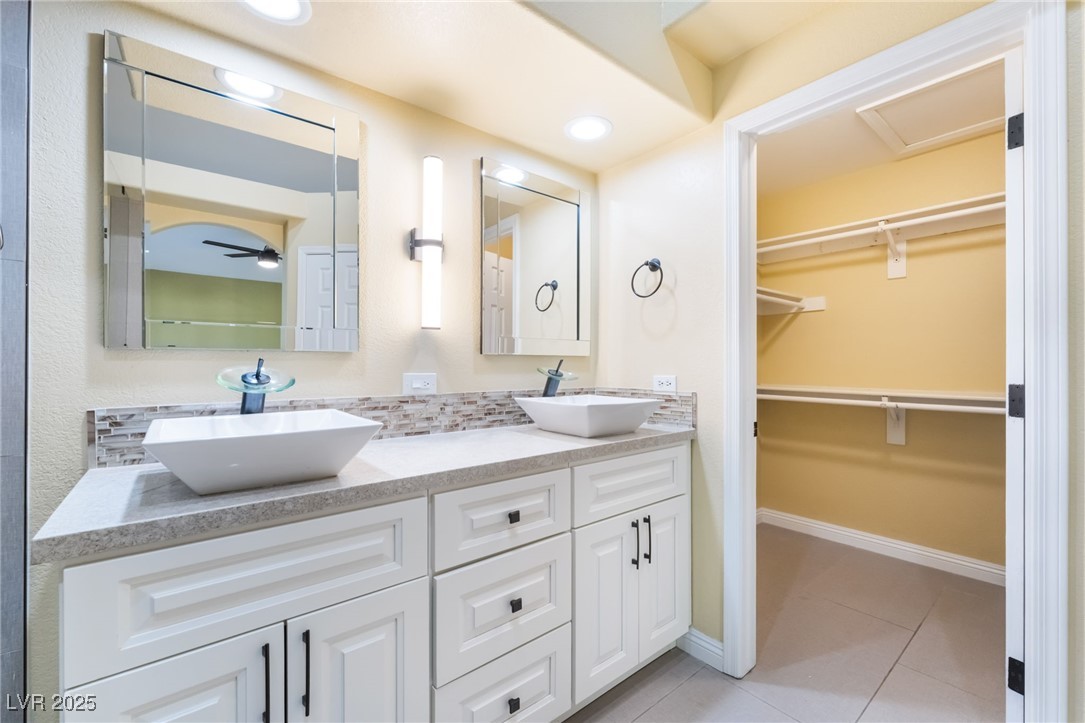 9216 Sun Rose Avenue