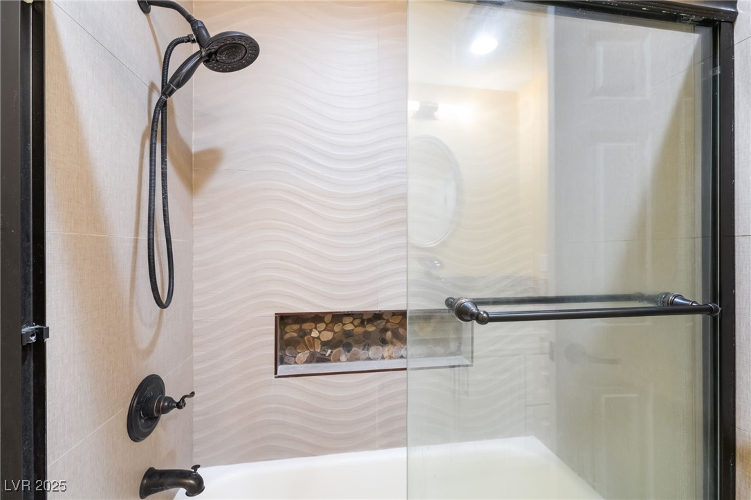 9216 Sun Rose Avenue