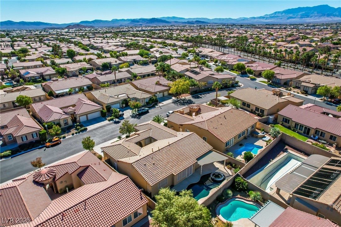 7232 Frontier Hills Avenue