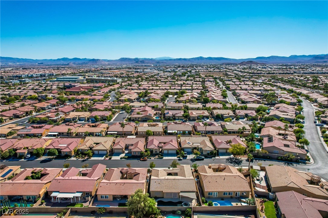 7232 Frontier Hills Avenue