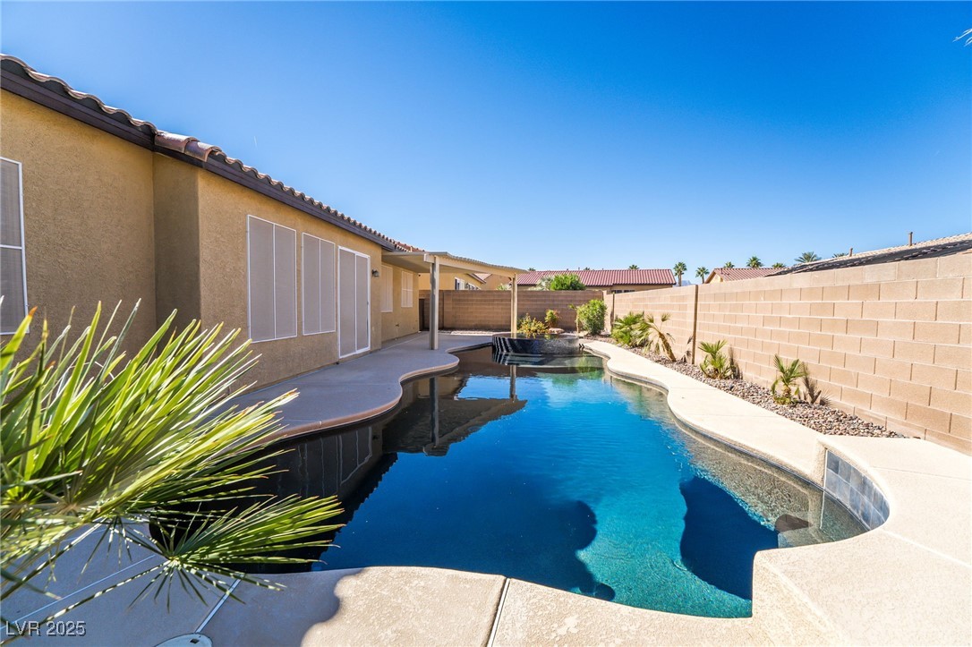 7232 Frontier Hills Avenue