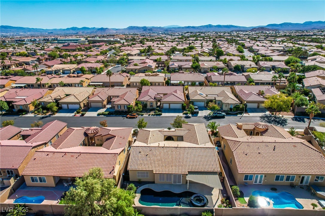 7232 Frontier Hills Avenue