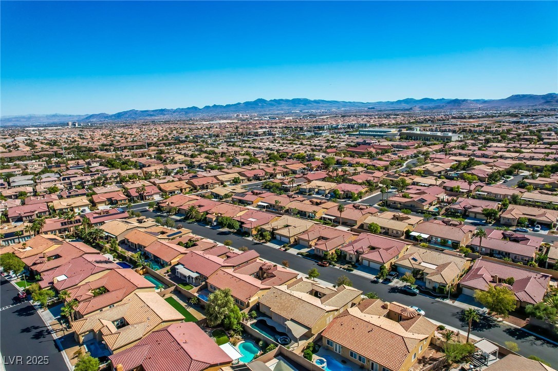 7232 Frontier Hills Avenue