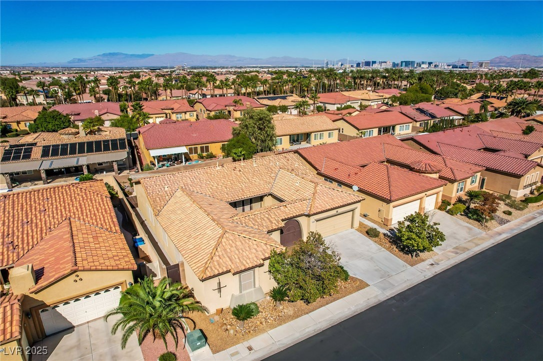 7232 Frontier Hills Avenue