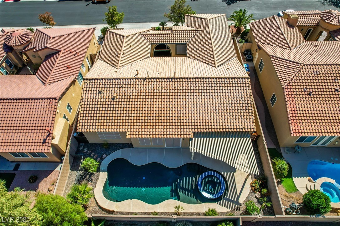 7232 Frontier Hills Avenue