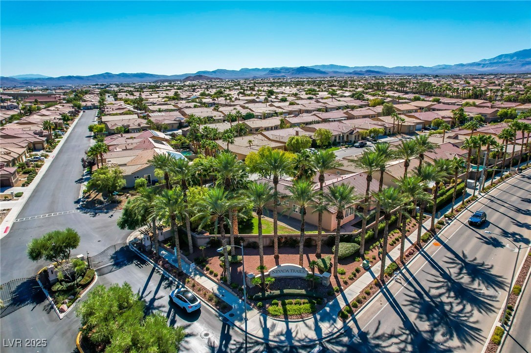 7232 Frontier Hills Avenue