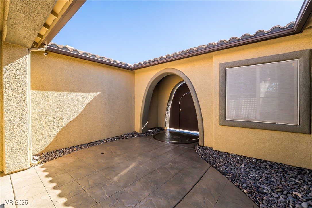 7232 Frontier Hills Avenue