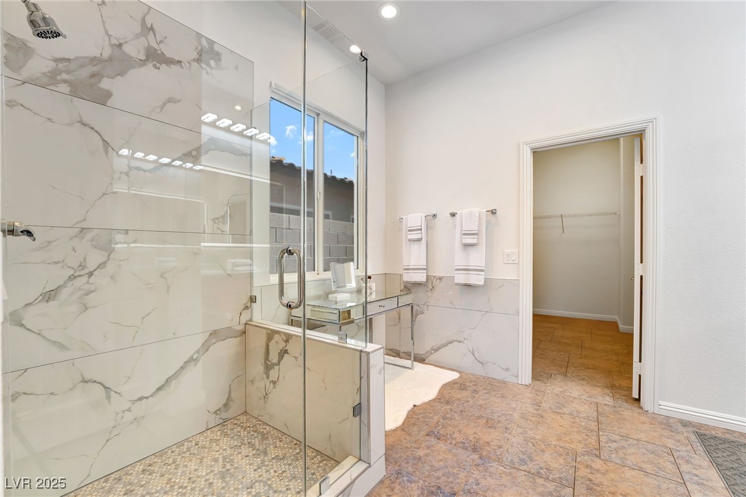 7232 Frontier Hills Avenue