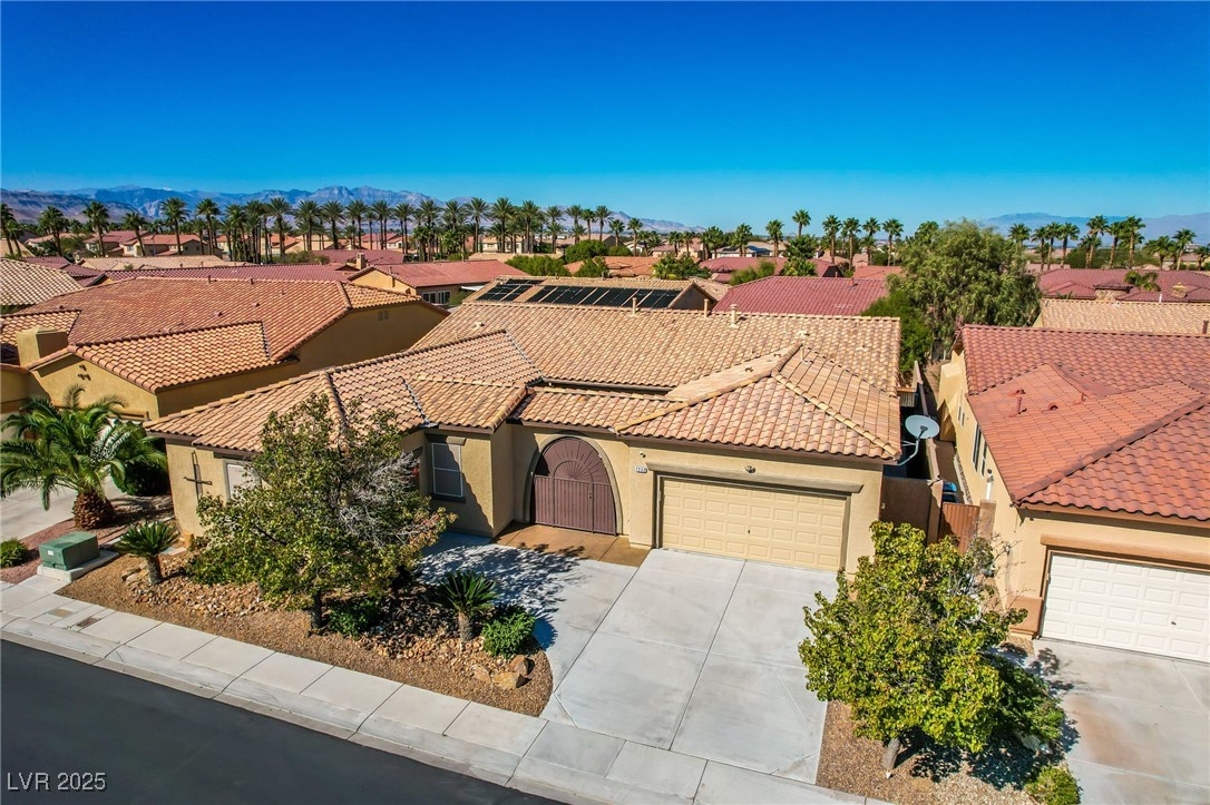 7232 Frontier Hills Avenue