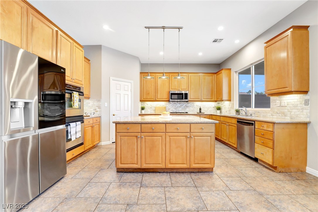 7232 Frontier Hills Avenue