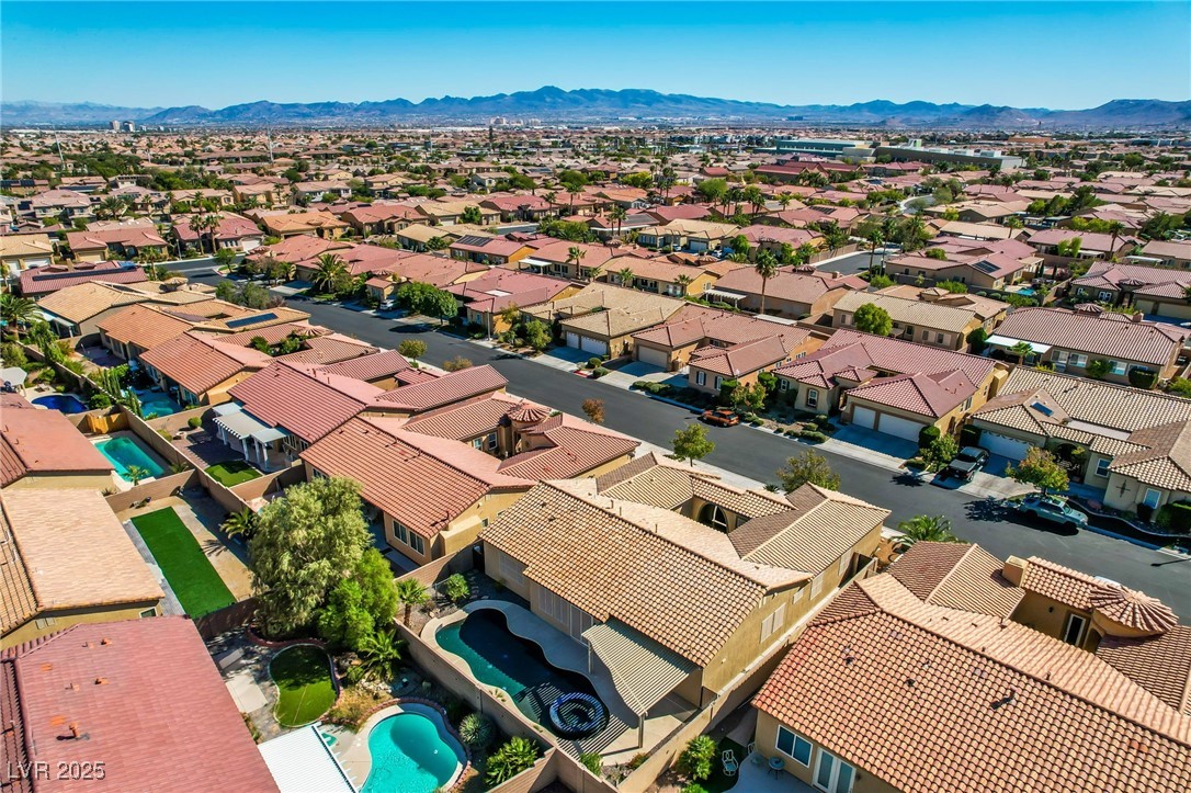 7232 Frontier Hills Avenue