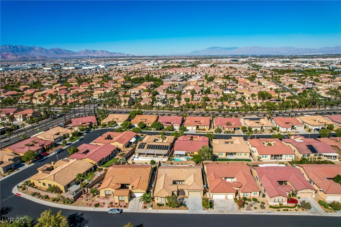 7232 Frontier Hills Avenue