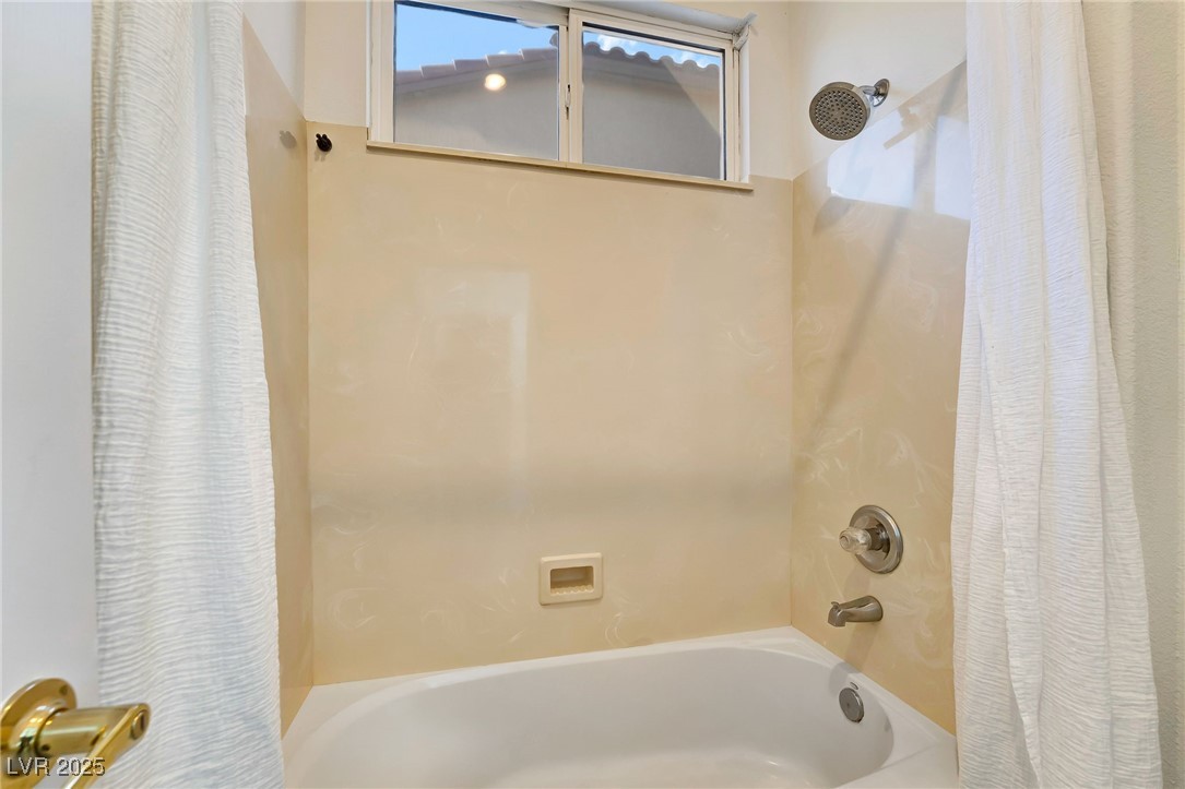 7232 Frontier Hills Avenue