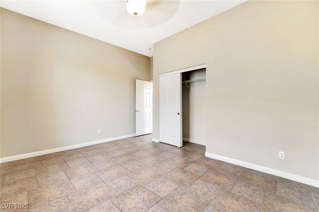 7232 Frontier Hills Avenue