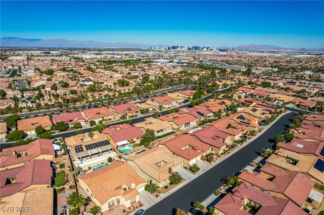 7232 Frontier Hills Avenue