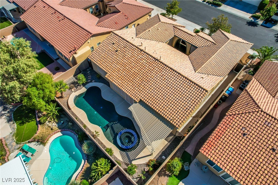 7232 Frontier Hills Avenue