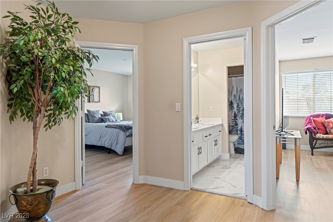 1430 October Oak Avenue