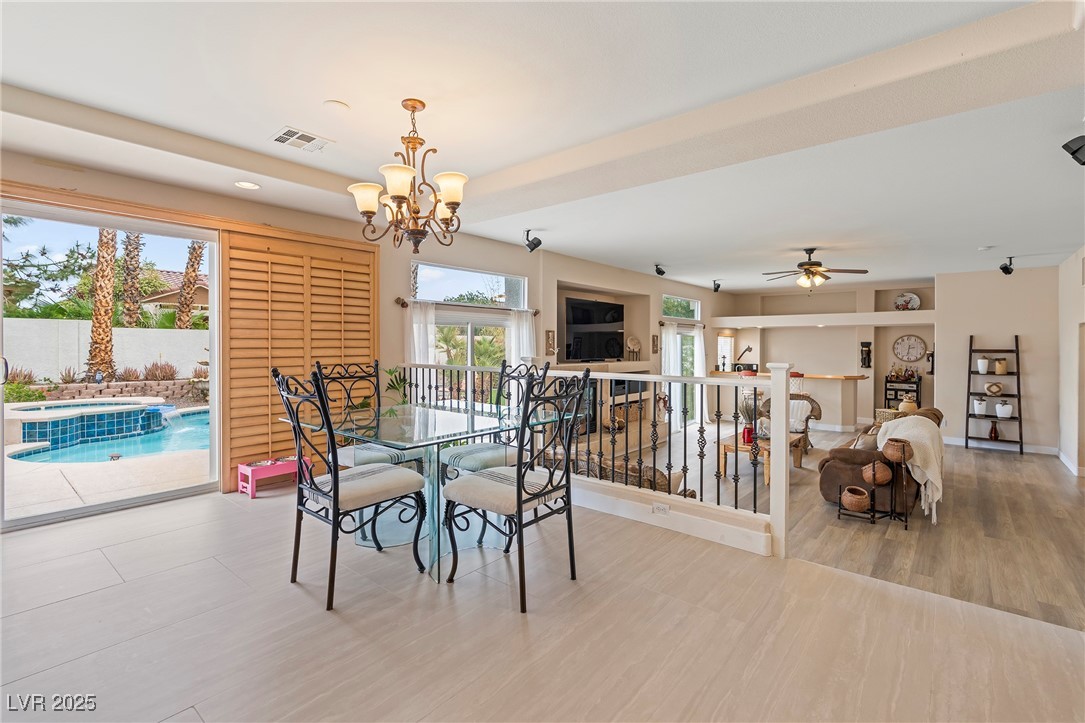 1430 October Oak Avenue