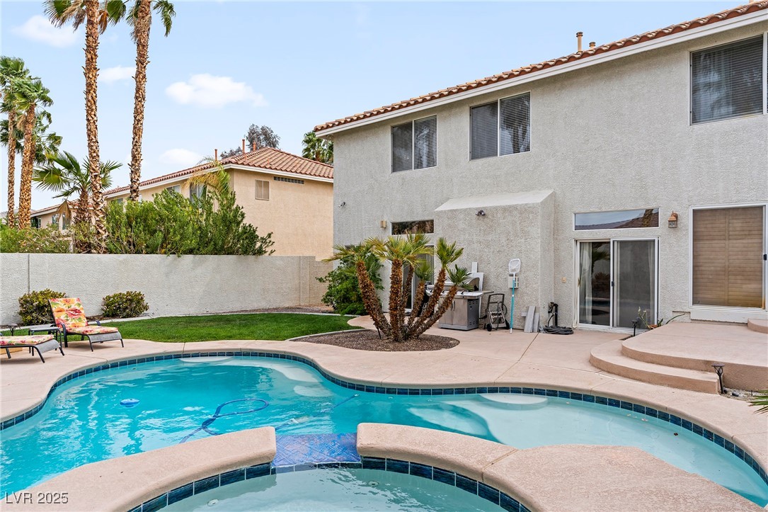 1430 October Oak Avenue
