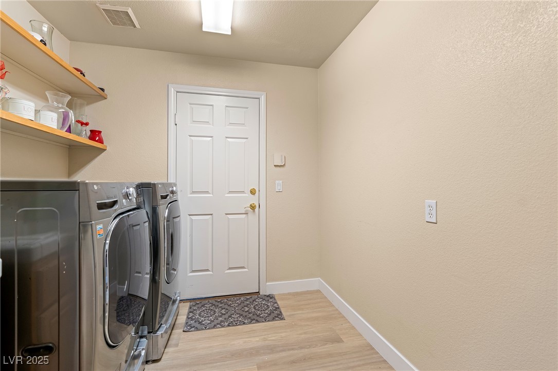 1430 October Oak Avenue
