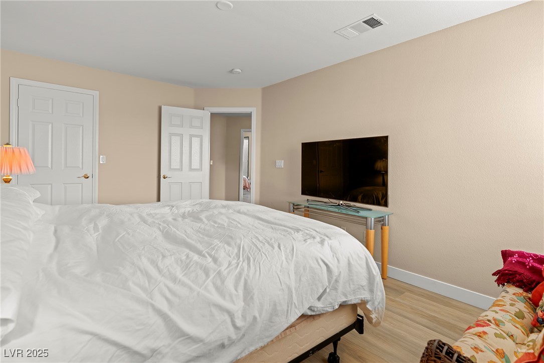 1430 October Oak Avenue