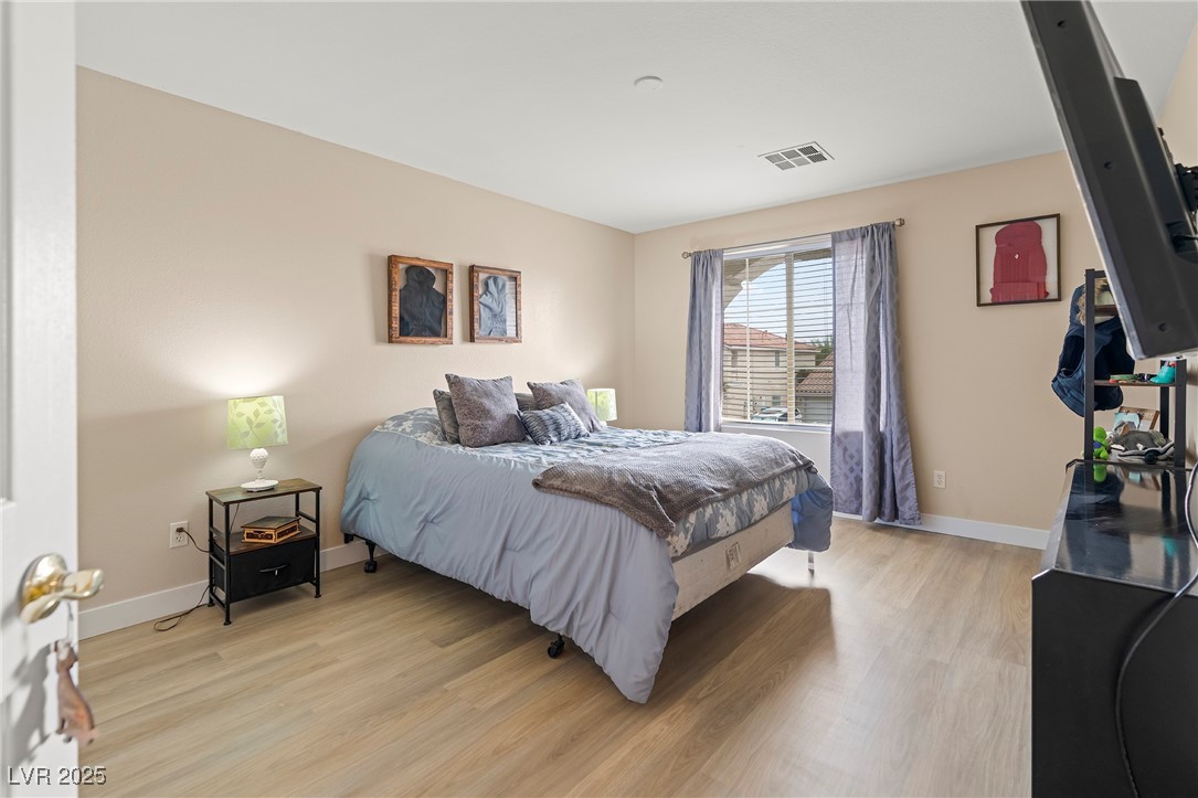 1430 October Oak Avenue