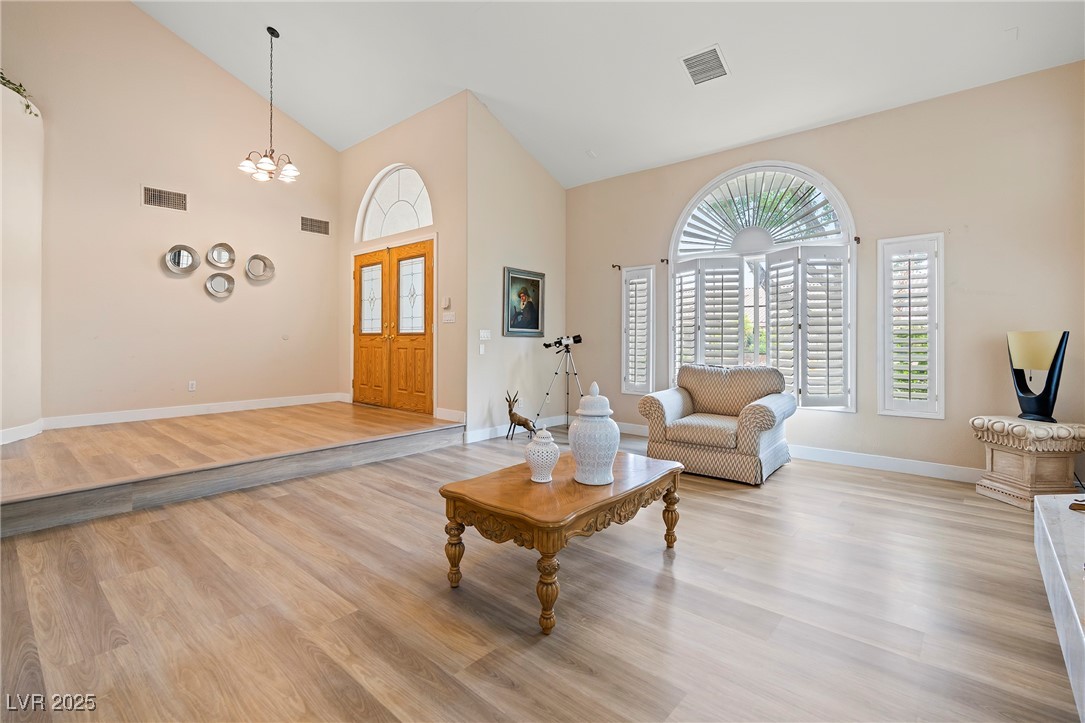 1430 October Oak Avenue