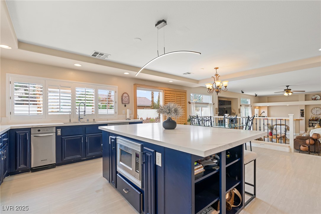 1430 October Oak Avenue