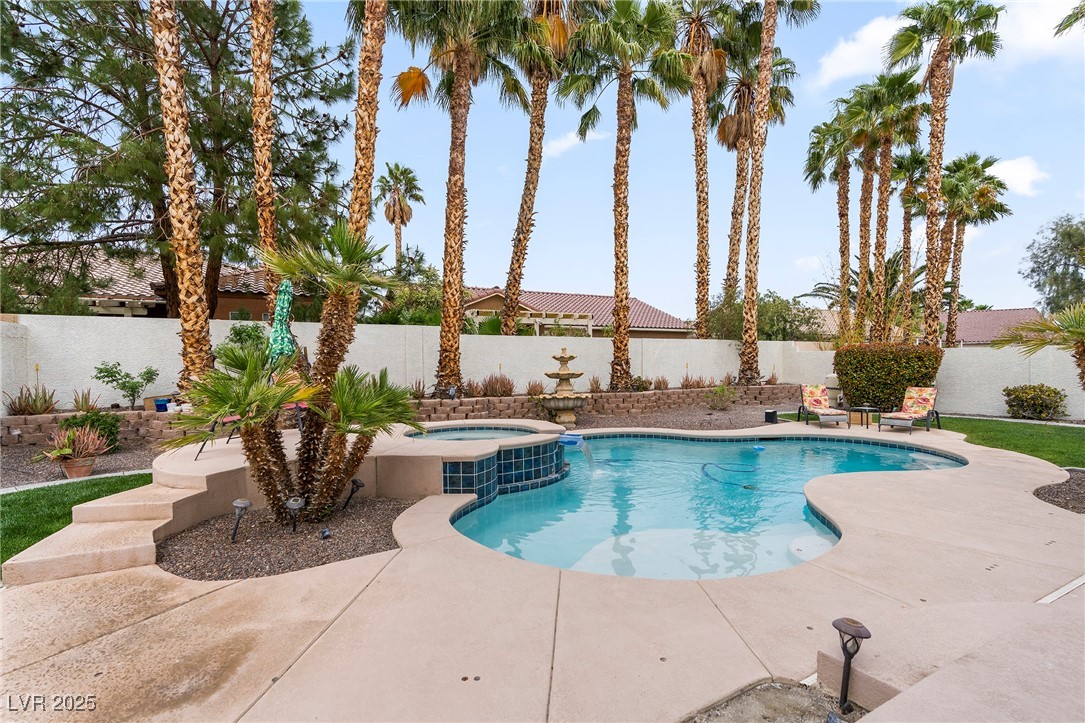 1430 October Oak Avenue