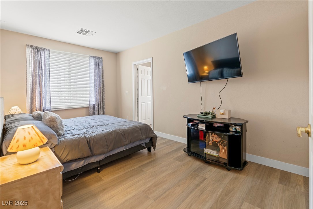 1430 October Oak Avenue