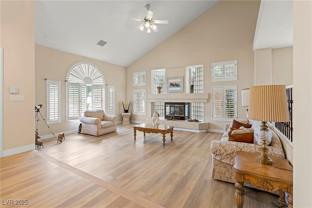 1430 October Oak Avenue