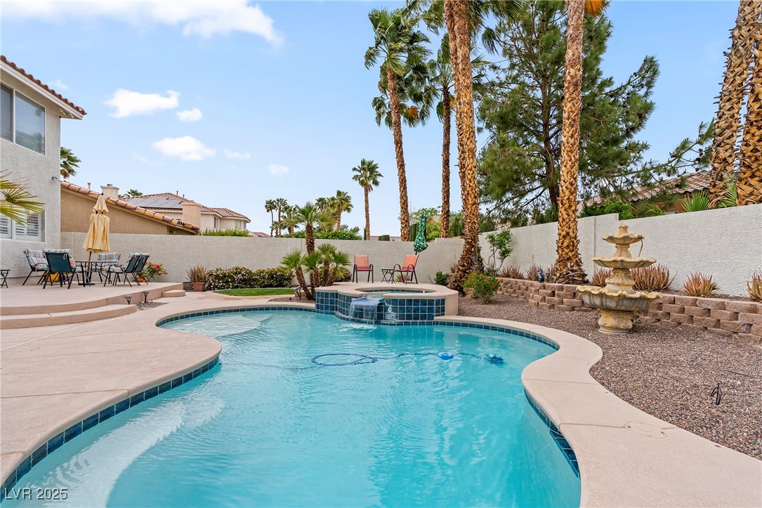 1430 October Oak Avenue