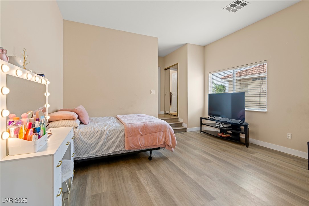 1430 October Oak Avenue