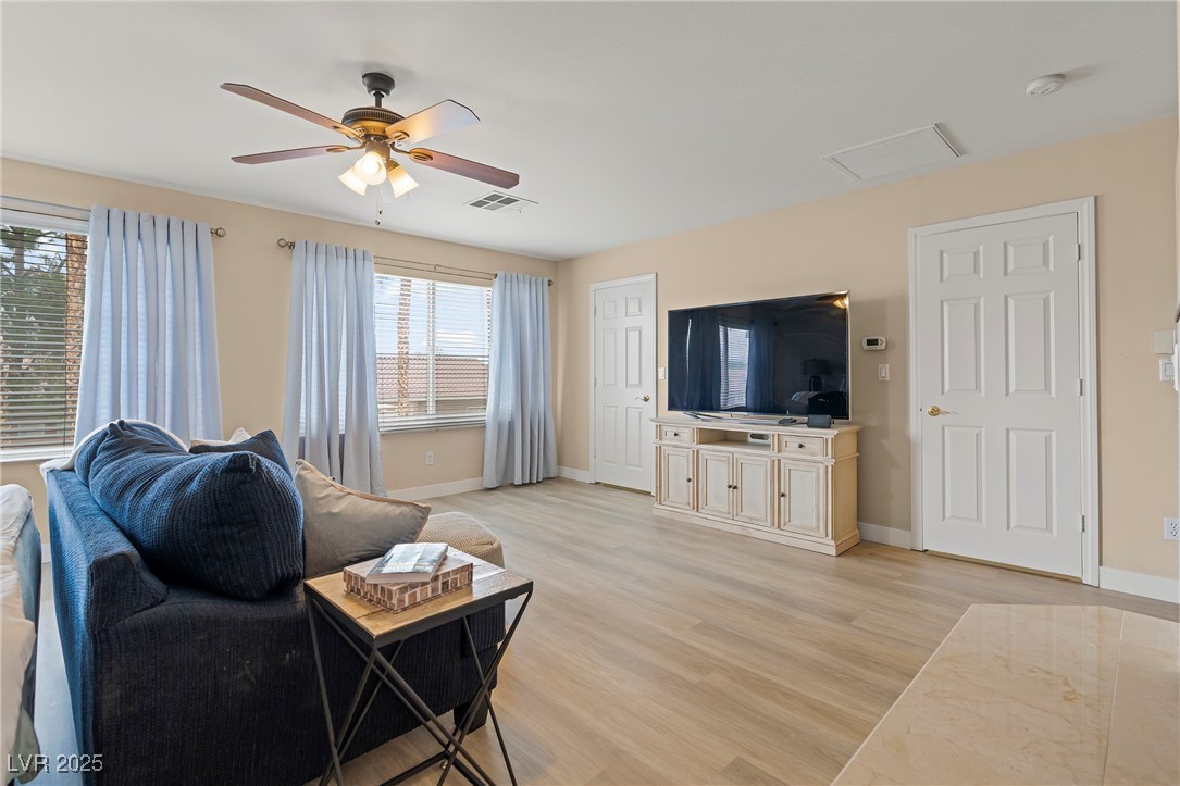1430 October Oak Avenue