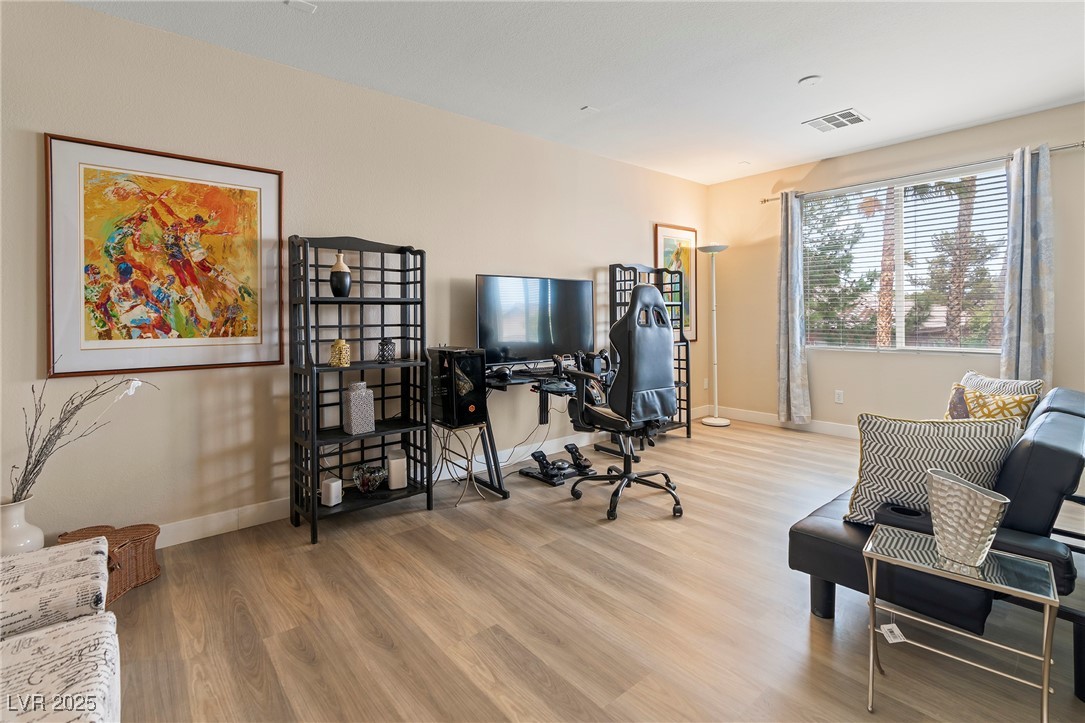 1430 October Oak Avenue