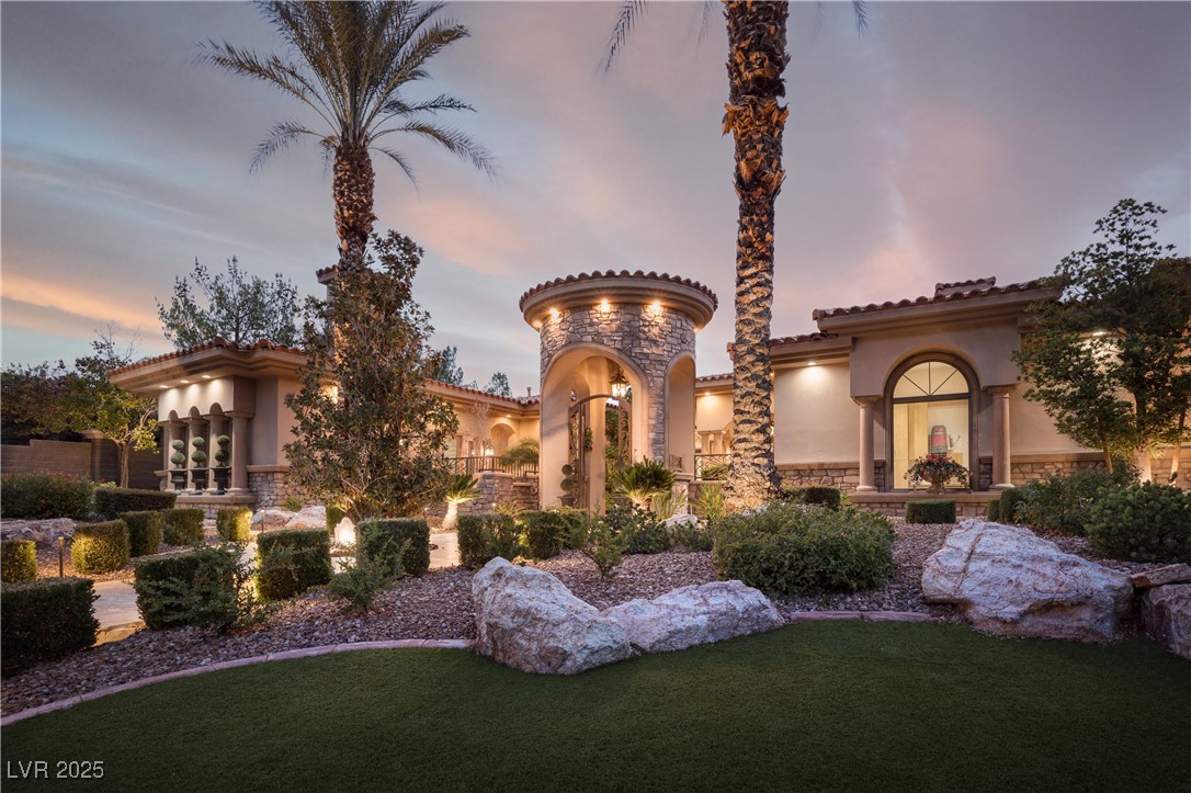 22 Castle Oaks Court