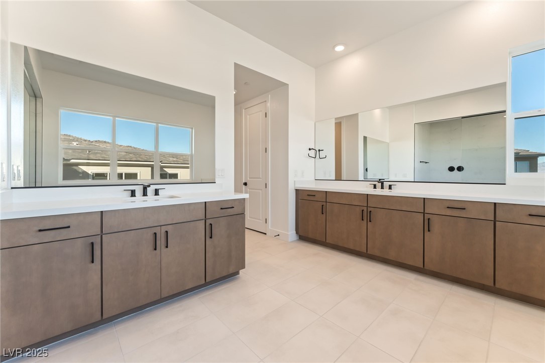 9132 Las Manaitas Avenue 401