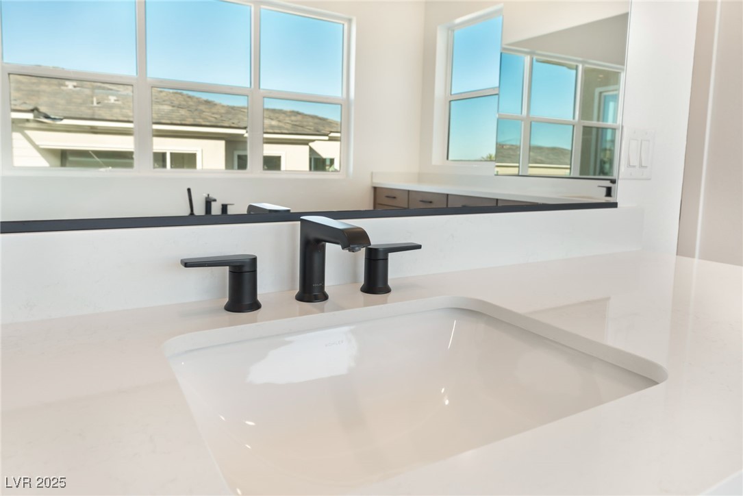 9132 Las Manaitas Avenue 401