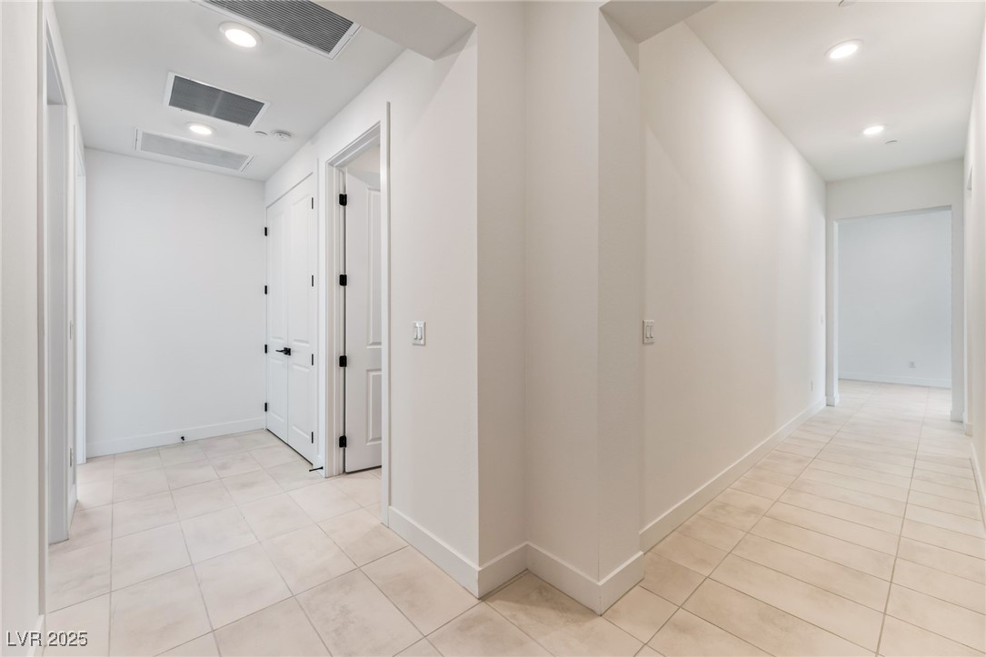 9132 Las Manaitas Avenue 401