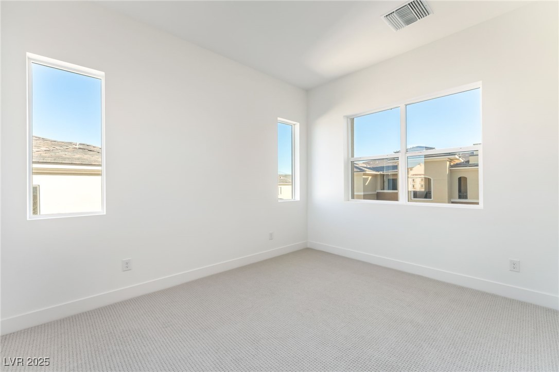 9132 Las Manaitas Avenue 401