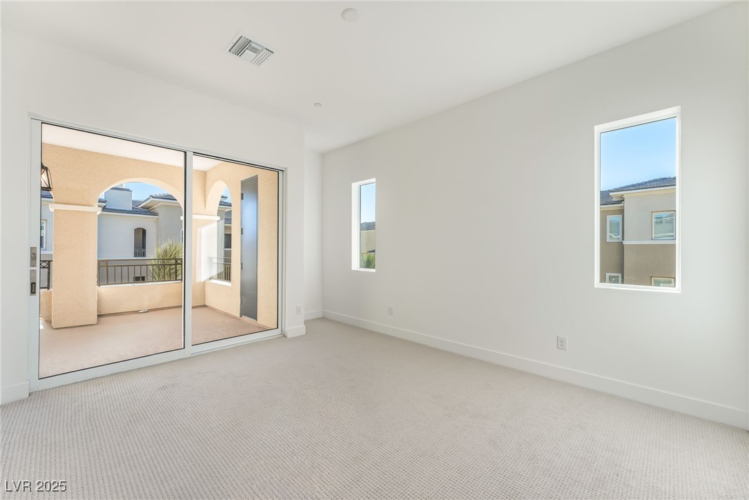 9132 Las Manaitas Avenue 401