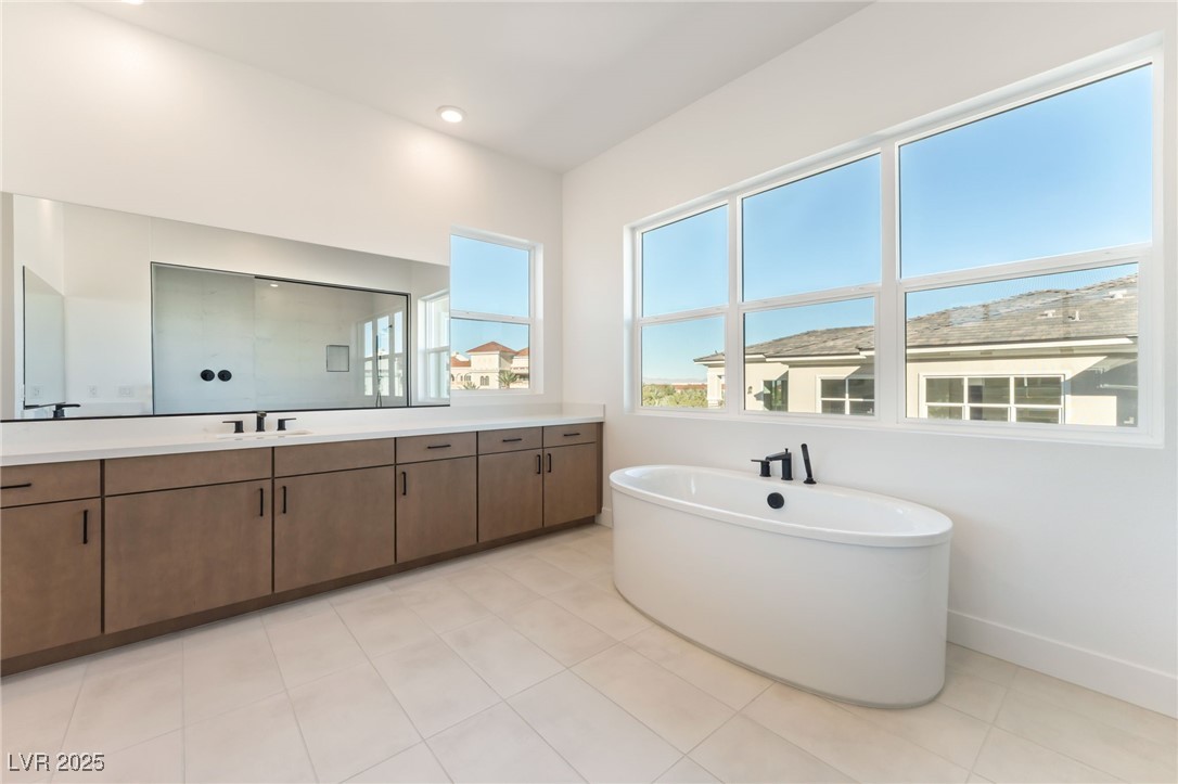 9132 Las Manaitas Avenue 401