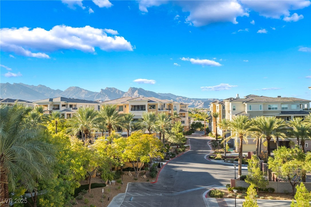 9132 Las Manaitas Avenue 401