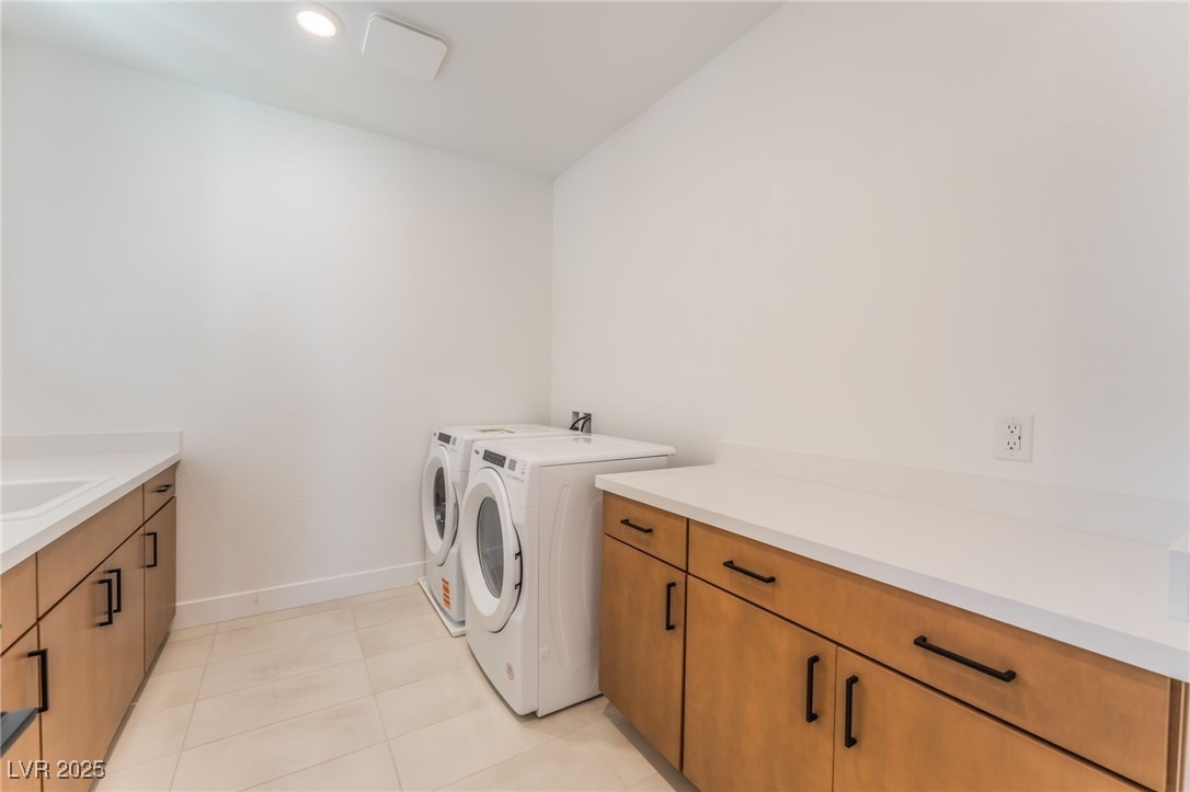 9132 Las Manaitas Avenue 401